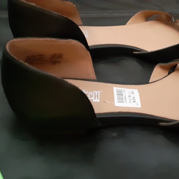 Shoes - Picture 4 of 4